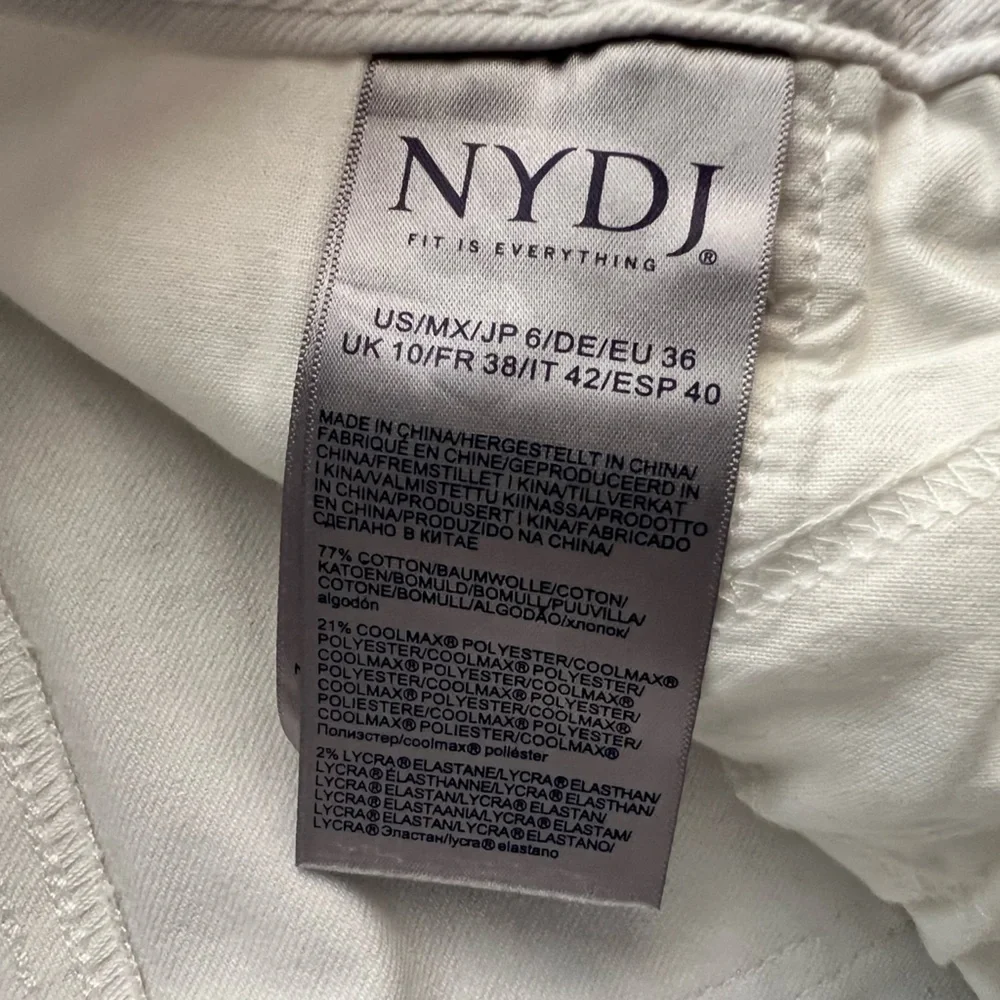 NYDJ Scallop hem Ella shorts 6 PERFECT - Picture 4 of 9
